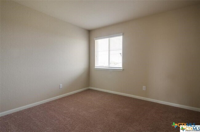 Building Photo - 271 Limestone Creek