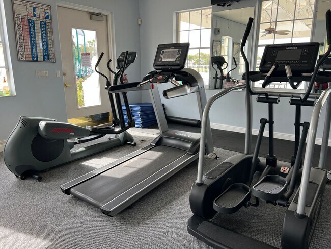 Building Photo - 3 BEDROOM, 2 BATH HOME IN THE GATED COMMUNITY OF LAKE FOREST