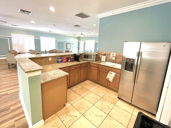 Building Photo - 7230 Hamilton Rd