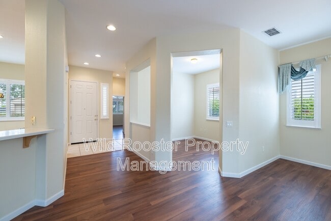 Building Photo - 2713 Robinson Creek Ln