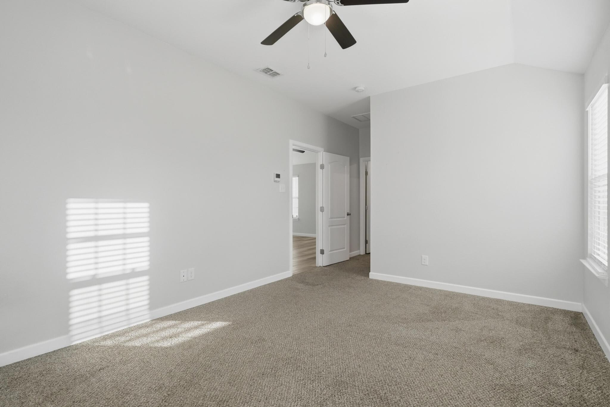 Building Photo - 2050 Lillius St