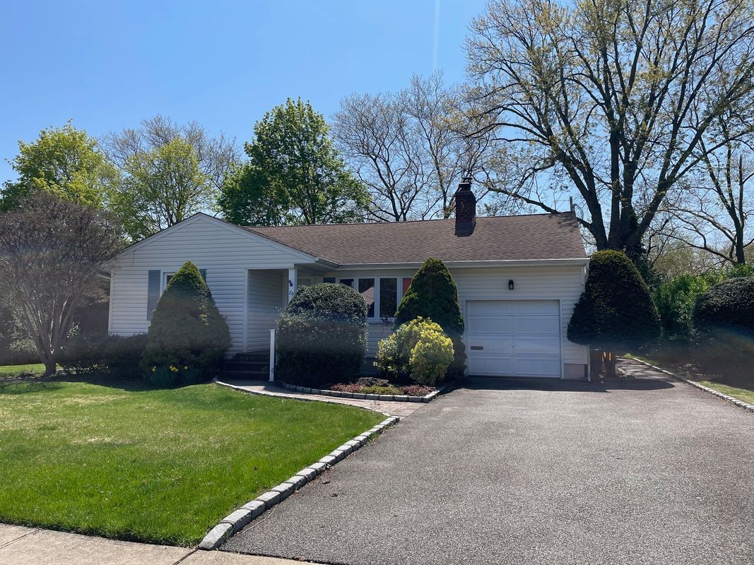 Building Photo - 20 Gainsboro Ln