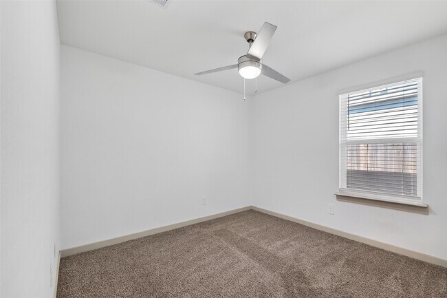 Building Photo - 2920 Stamford Hl Ln