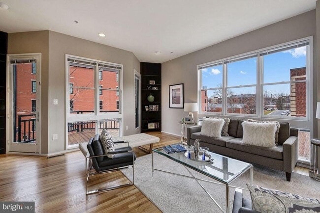 Building Photo - 1662 N Quinn St