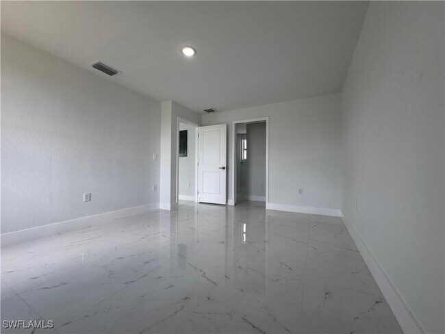 Building Photo - 2902 27th St SW