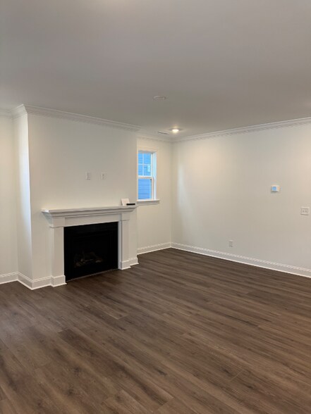 Building Photo - 708 Longleaf Grv Ln