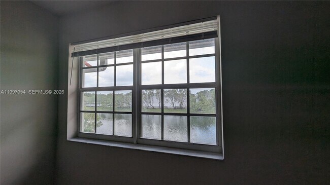 Building Photo - 151 SW 117th Ave