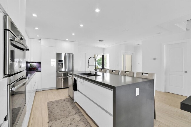 Building Photo - 1035 Boca Cove Ln