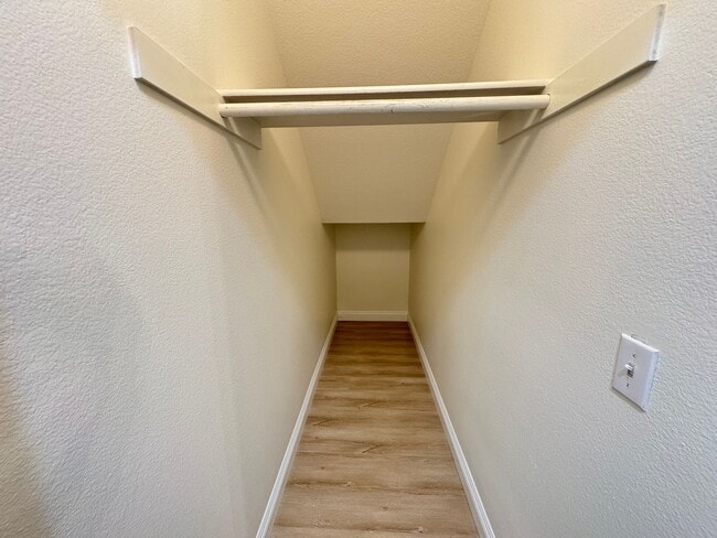 Building Photo - Beautiful 2Bd/2.5Ba Townhome in Rancho Santa Margarita w/2 Car Garage!