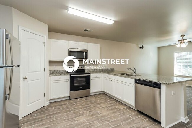 Building Photo - 4 Bedroom Pet-Friendly Home in COVINGTON, ...