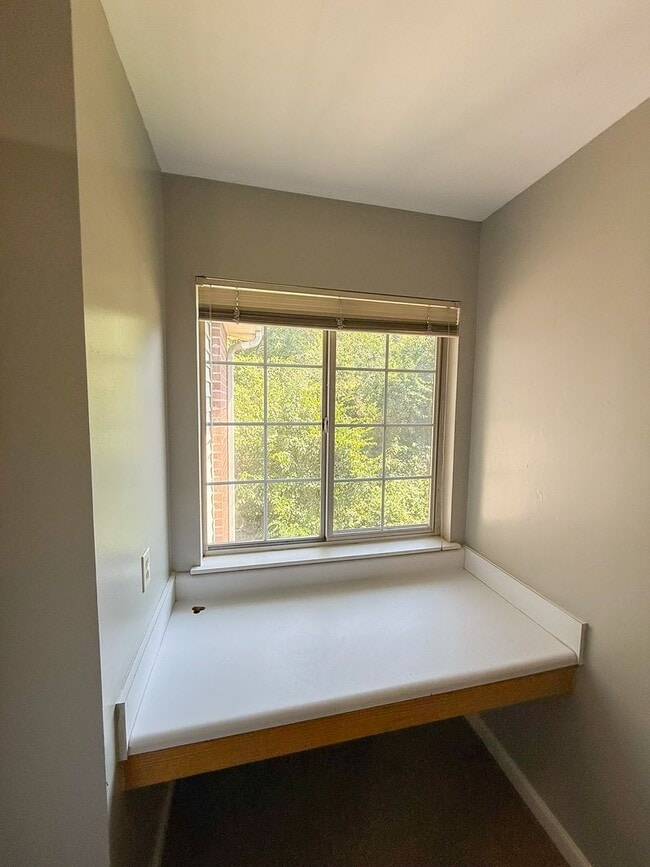 Building Photo - 4-Bed, 2-Bath at Tillman Place! $350/Per B...
