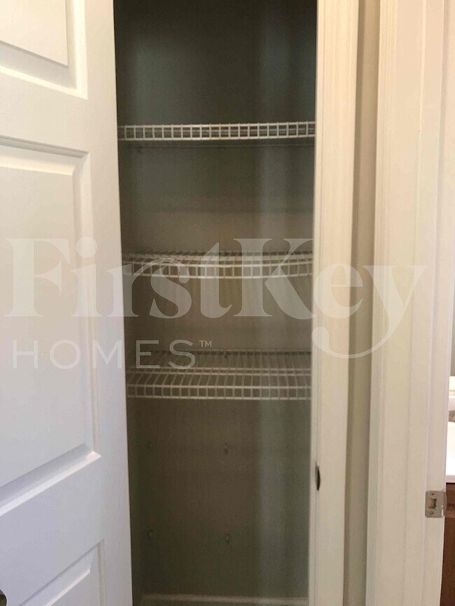 Building Photo - 120 Pointer Dr