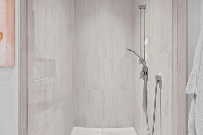 Building Photo - 155 E Boca Raton Rd