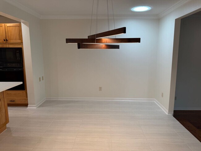Building Photo - 9106 Rockcrest Cir
