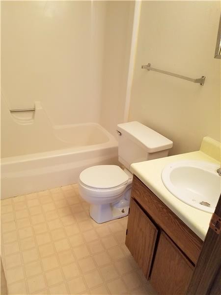 Building Photo - 1762 Flower St