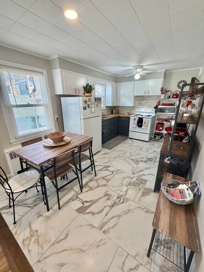 Building Photo - For Rent –Beautiful Home Minutes from West Point and Roe Park