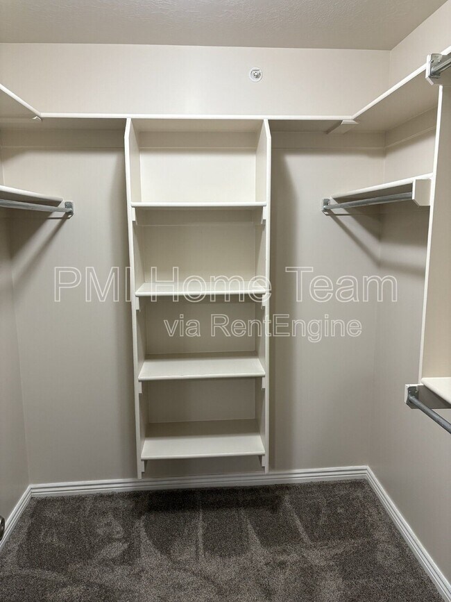 Building Photo - 2510 N Charleston Ave W
