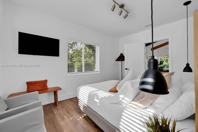 Building Photo - 901 NW 7th Street Rd