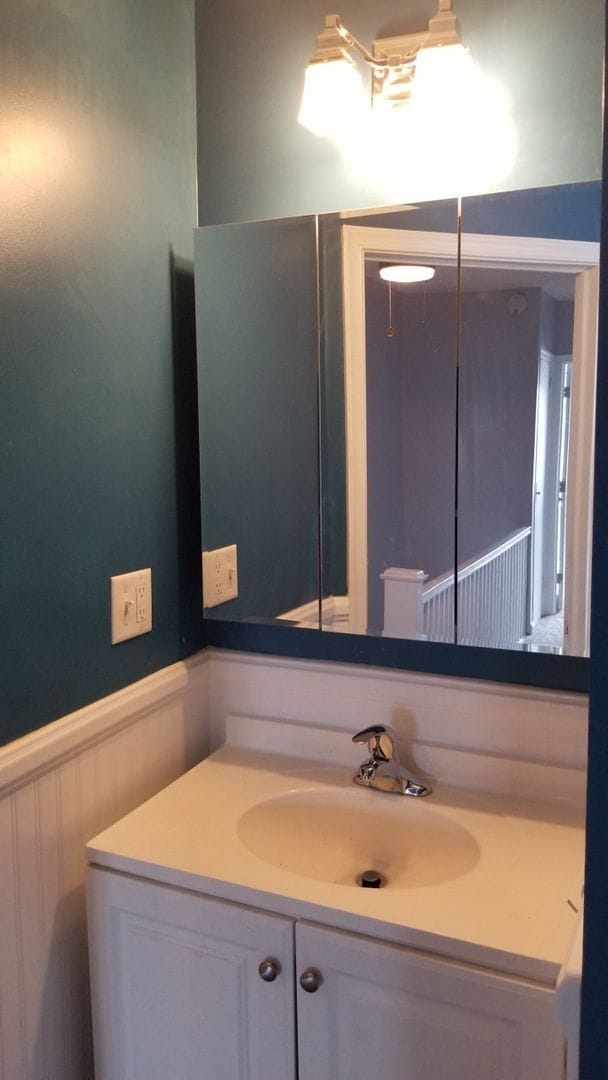 Building Photo - Gorgeous Home - Holmesburg