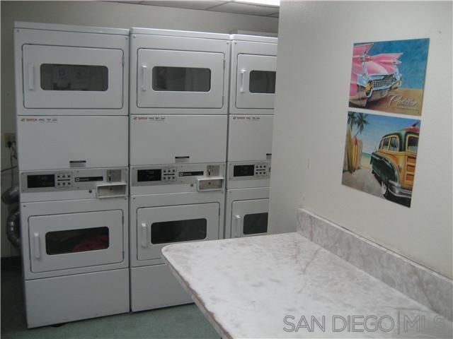 Building Photo - 727 Sapphire St