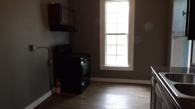 Building Photo - 115 Ryan Dr