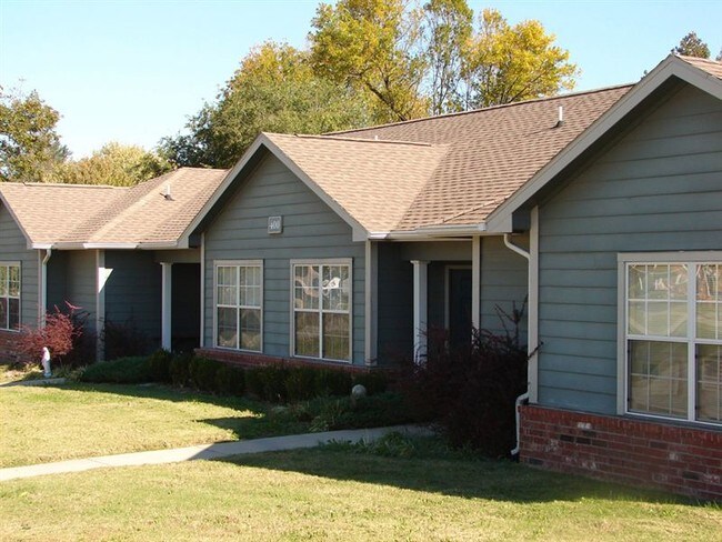 Building Photo - 101 Somerset Dr