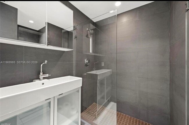 Building Photo - 1025 Belle Meade Island Dr