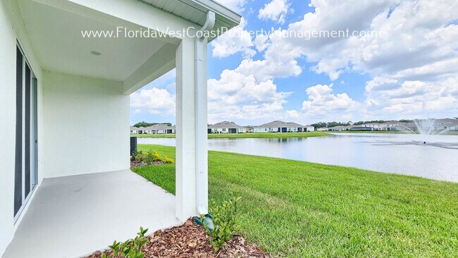 Building Photo - BRAND NEW! OUTSTANDING 3 BED/2 BATH VILLA ...