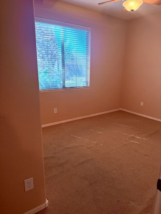 Building Photo - 18252 W Buena Vista Dr