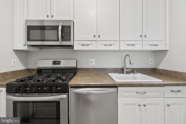 Building Photo - 1301 20th St NW