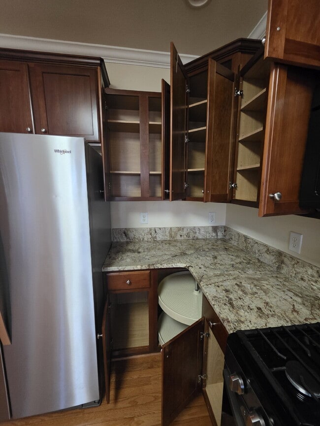 Building Photo - Spacious 4-Bedroom Home for Rent in Kings ...