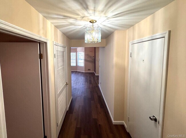 Building Photo - 199 Ramapo Rd