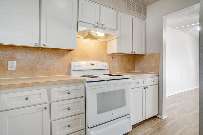 Building Photo - Cozy Apartment in a Great Location!