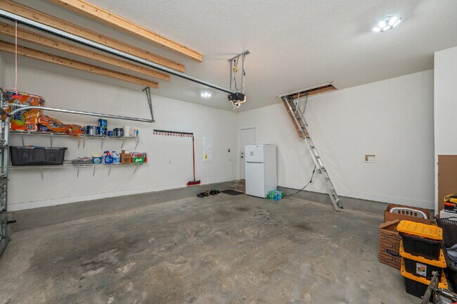 Building Photo - 134 Blooming Cv