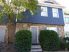 Building Photo - 2 Bedroom 2.5 Bath Townhome in Austell
