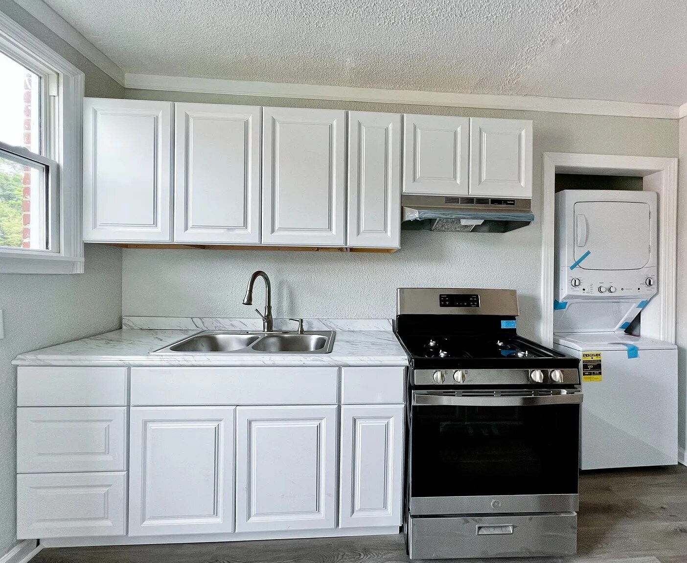 Kitchen - 3398 Southmont Dr