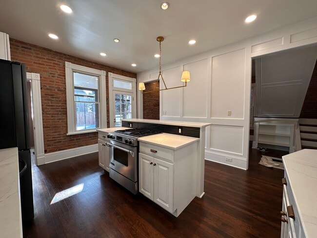 Building Photo - 67 E Mithoff St