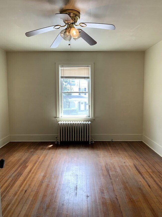 Building Photo - 1343-1347 Scotland Ave