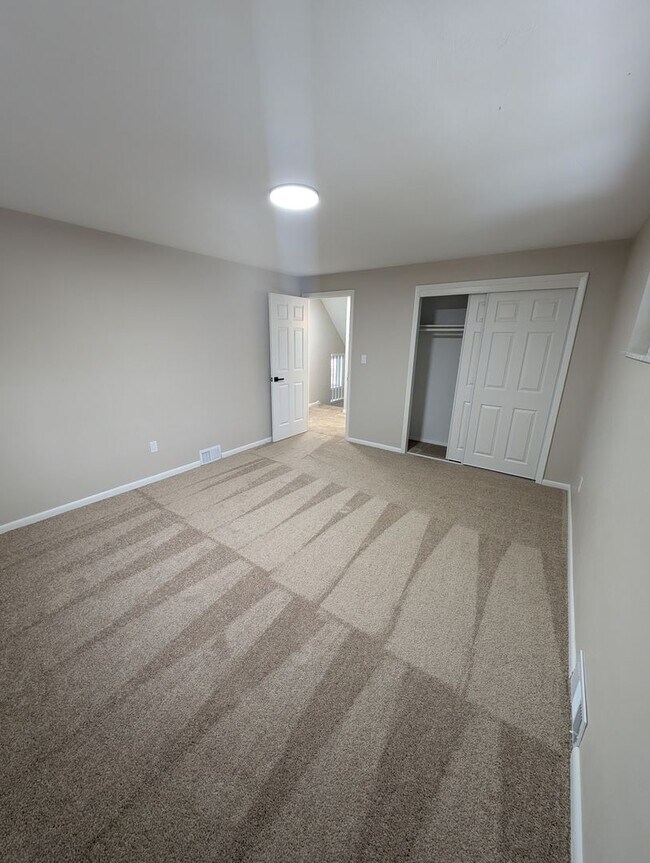 Building Photo - 3 Bed, 1.5 Bath Home in Penn Hills-- Available NOW!