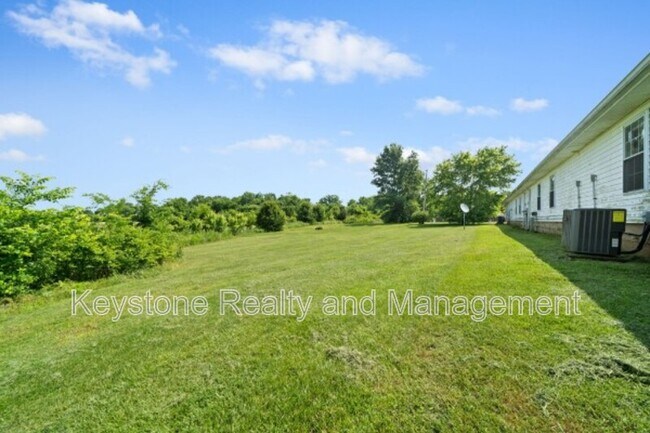Building Photo - 308 Thompsonville Ln