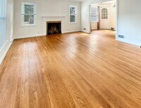 Building Photo - Lovely 3 bedroom 1.5 bathroom Cape Code st...