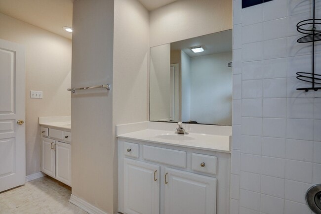 Building Photo - 4502 Avenue-B