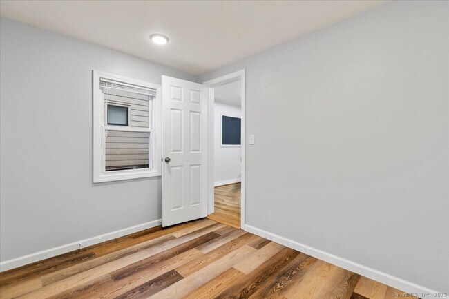 Building Photo - 183 Bradley St