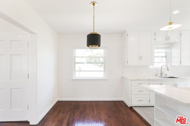 Building Photo - 1533 Meadowbrook Ave