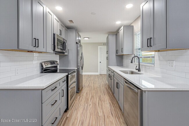 Building Photo - 5711 Margo Ct