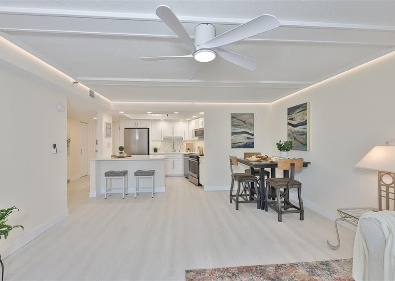 Building Photo - 7430 Sunshine Skyway Ln S