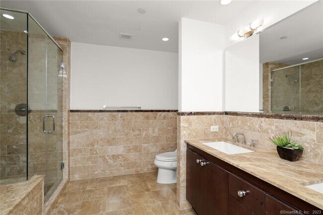 Building Photo - 1 Broad St