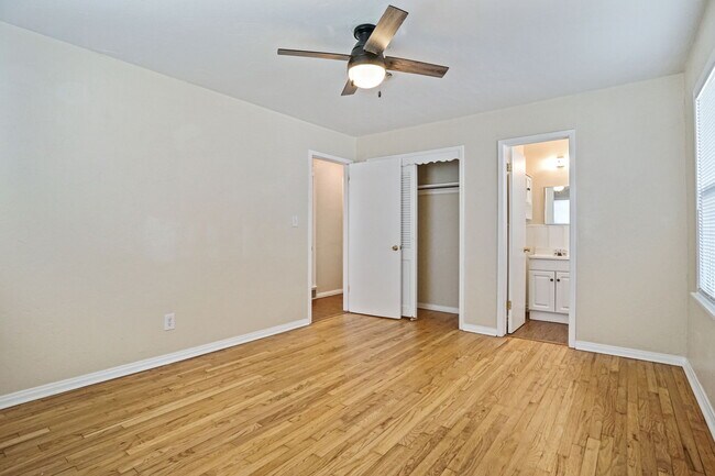 Building Photo - 4425 NW 31st St