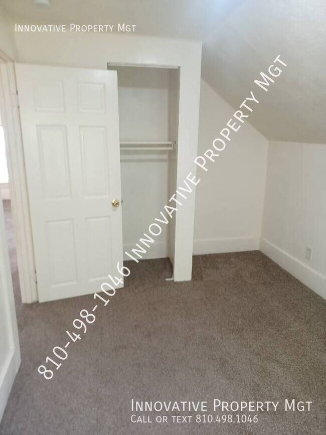 Building Photo - 3012 S Grand Traverse St