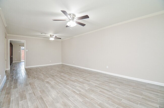 Building Photo - 13074 Trail Hollow Dr